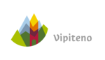Logo di Vipiteno con design colorato di montagne e torre